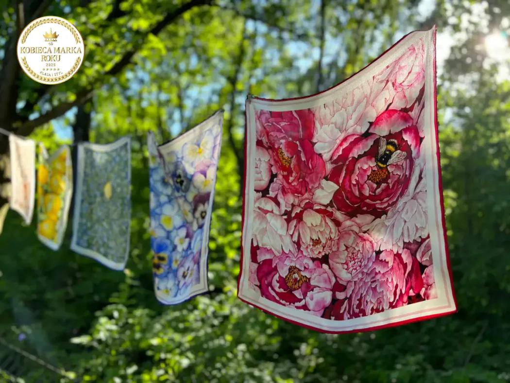 Apaszka jedwabna Aquarelia — ręcznie malowane akwarele na jedwabiu